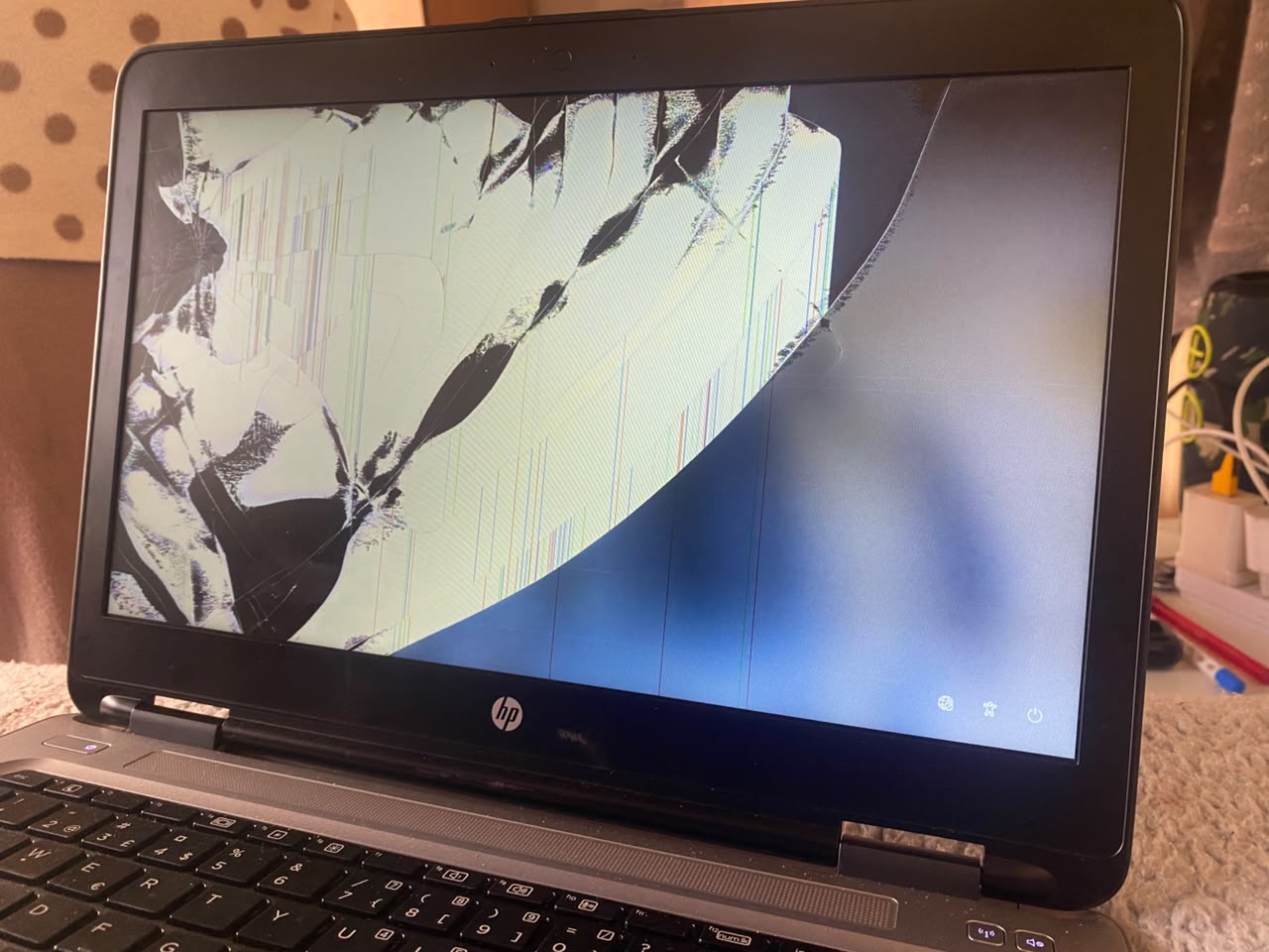 HP Laptop with Broken Screen