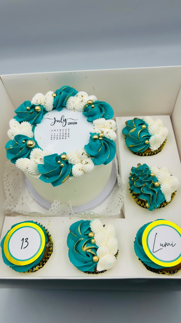 Beautiful Custom Blue & Gold Cake, Blue Cake
