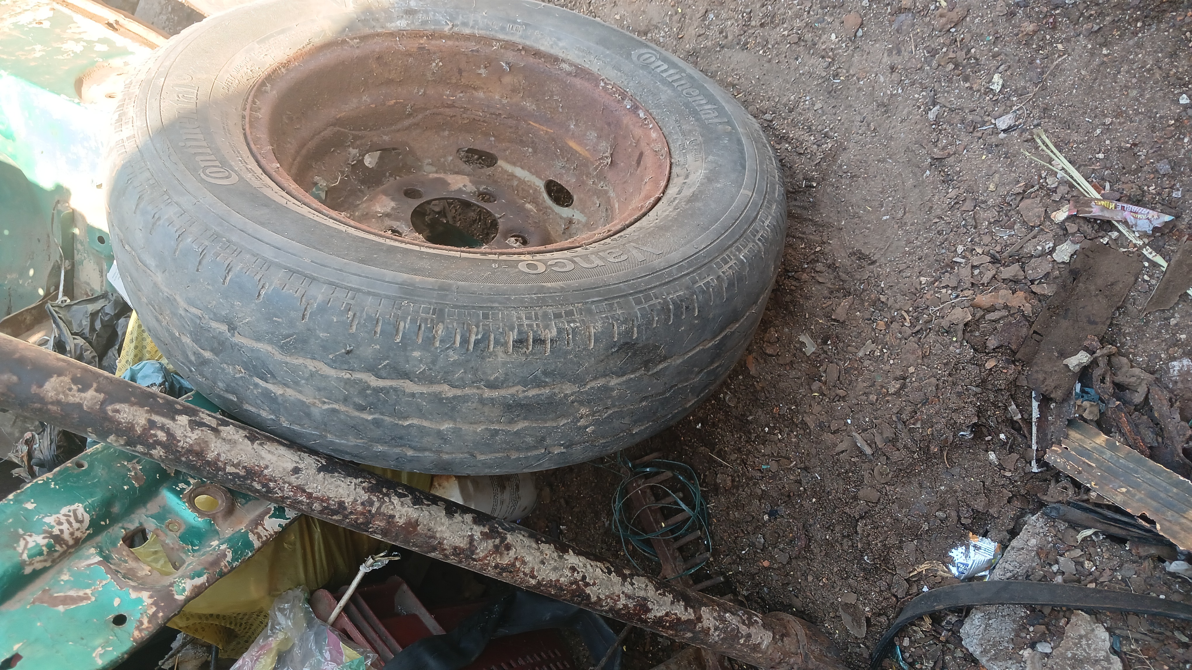VARIOUS PEUGEOT 404 VAN PARTS in Old Lobengula
