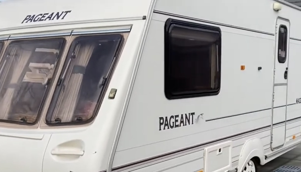 Bailey Pageant Magenta Caravan for Sale in Harare