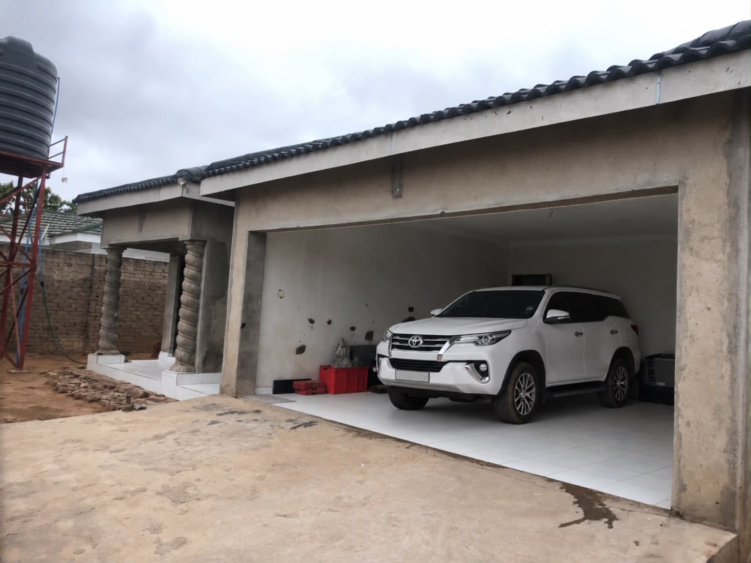 4 bedroom house in Unity J Chitungwiza in Harare